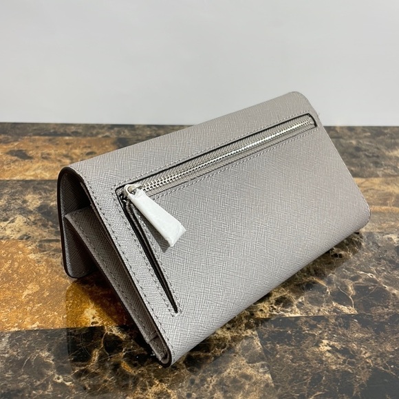 Michael Kors Jet Set Travel trifold wallet - Picture 5 of 9